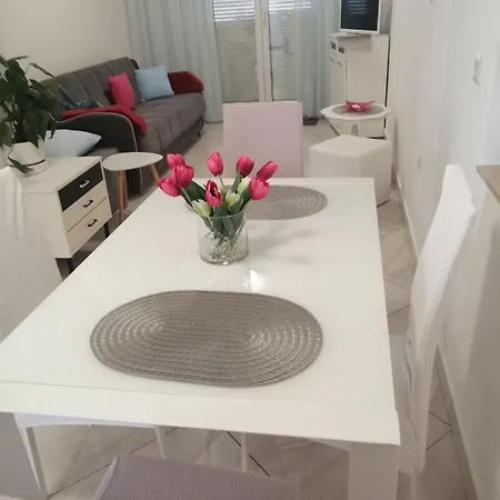 Ema Apartment