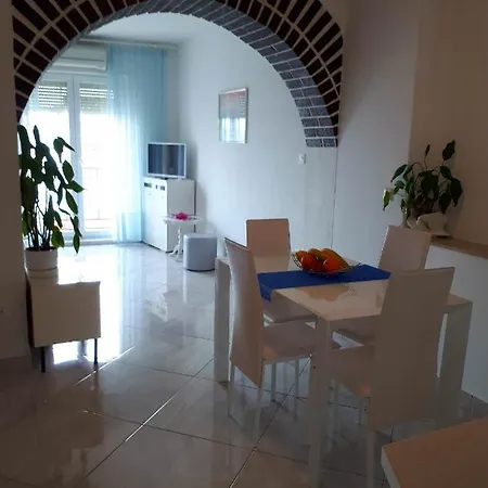 Apartment Ema